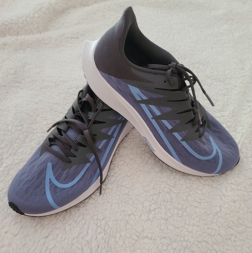 NWOB Nike Zoom Rival Fly Sneakers